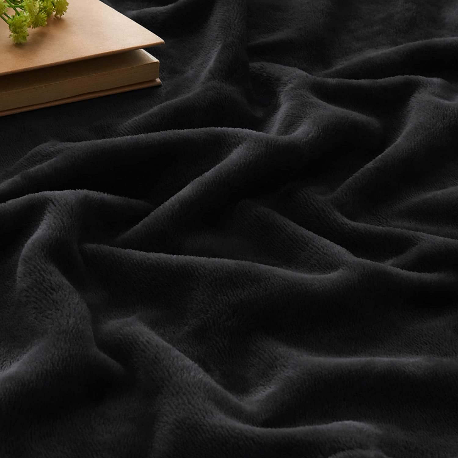 Fleece Blanket Black Throw Blankets for Couch & Bed, Luxury Plush Cozy Fuzzy Blanket 50X60 Inches, Super Soft Warm Spring Throw Blanket for Travel Camping