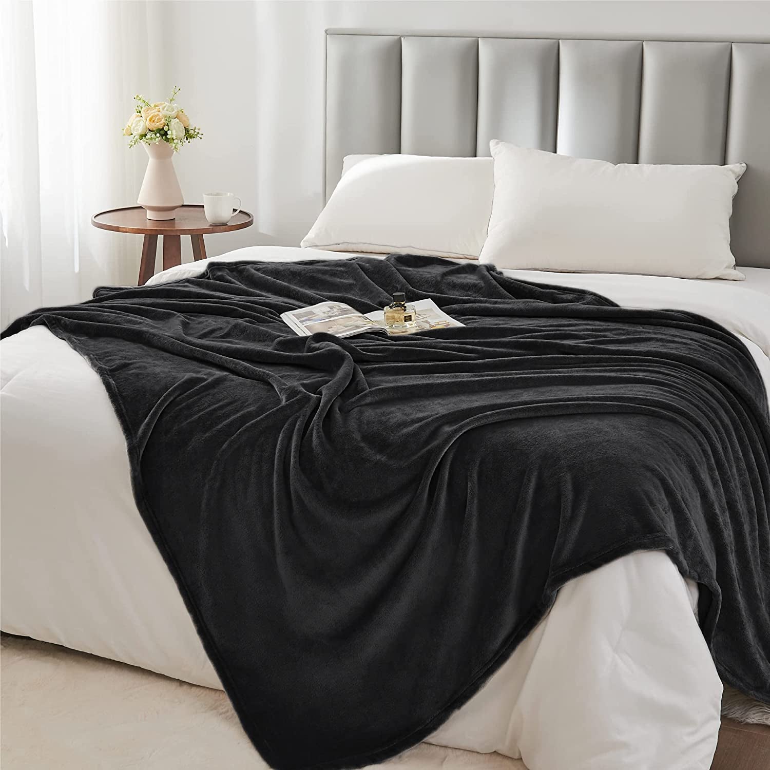 Fleece Blanket Black Throw Blankets for Couch & Bed, Luxury Plush Cozy Fuzzy Blanket 50X60 Inches, Super Soft Warm Spring Throw Blanket for Travel Camping