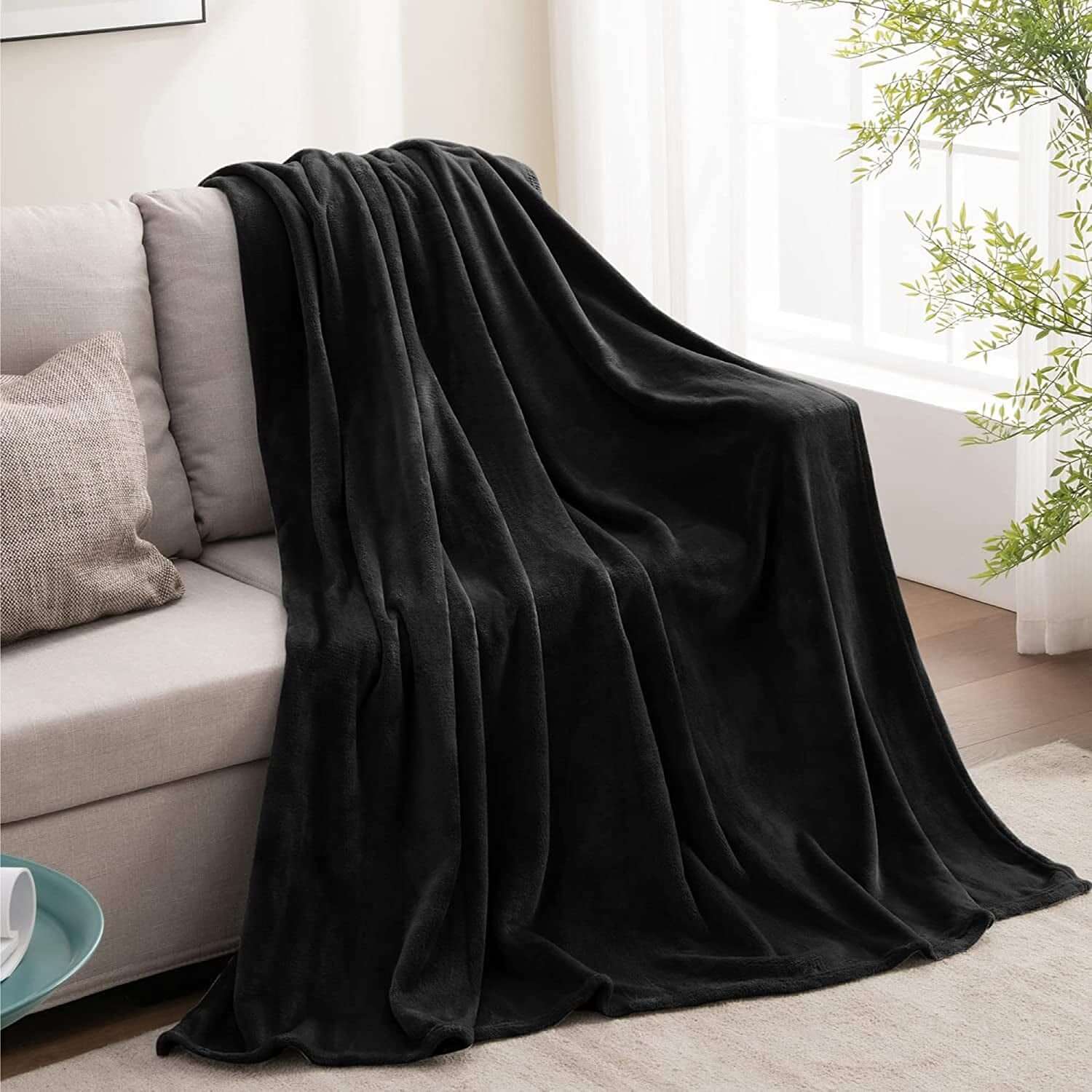 Fleece Blanket Black Throw Blankets for Couch & Bed, Luxury Plush Cozy Fuzzy Blanket 50X60 Inches, Super Soft Warm Spring Throw Blanket for Travel Camping